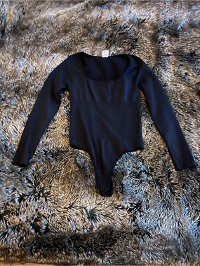Women’s Large Long Sleeve Black One-Piece Bodysuit